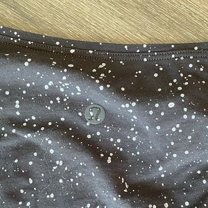 Lululemon back in action black/white